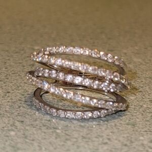 Elegant 14 Kt Genuine White Gold Genuine Diamond Spiral Ring
